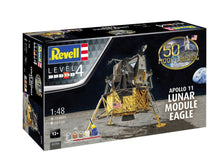 Load image into Gallery viewer, Gift Set Apollo 11 Lunar Module Eagle (scale 1 : 48)