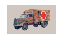 Load image into Gallery viewer, Kfz 305 Ambulance (scale 1 : 72)