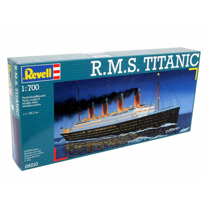 R.M.S. Titanic (scale 1 : 700)